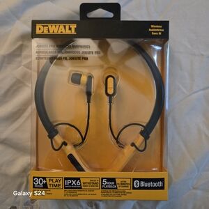 DeWalt Wireless Jobsite Pro Headset - Black